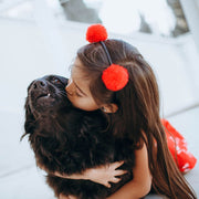 ABRAZOS ENTRE PERROS Y NIÑOS - Un riesgo que no vale la pena correr.